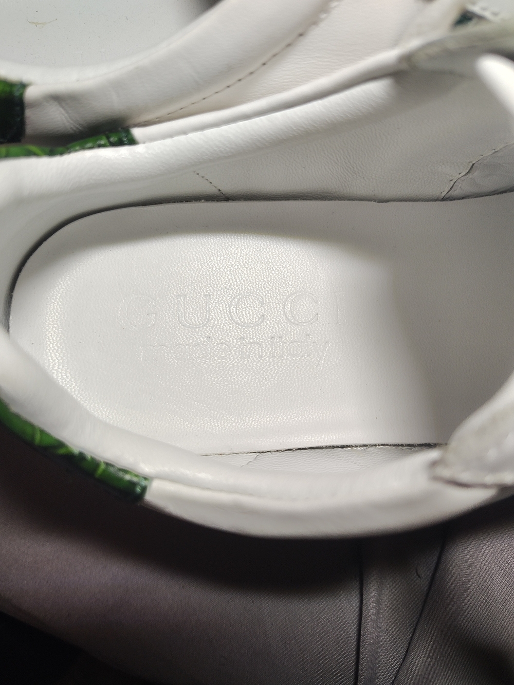 Gucci White Leather Low-Top Sneaker with Green Heel Accent - Picture 6 of 7